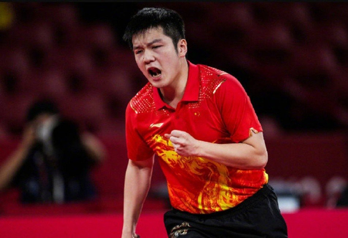 阿賈克斯高價引進曼城青訓明星卡洛斯·博爾赫斯!.